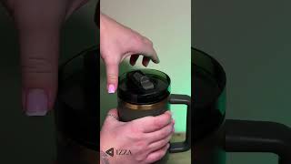 Stanley The Quencher ProTour Flip Straw Tumbler 40 oz (1,182 л) Зелена — відеоогляд від IZZA