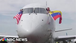 First U.S. flight to Venezuela in 7 years lands in Caracas