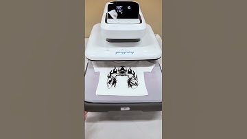 DIY 🏈🔥Football Flame Tee with guangyintong Black HTV Vinyl #guangyintong