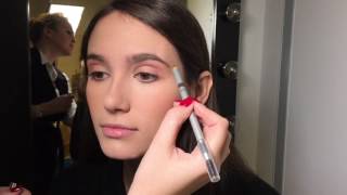 GLAMOUR Backstage natural makeup tutorial