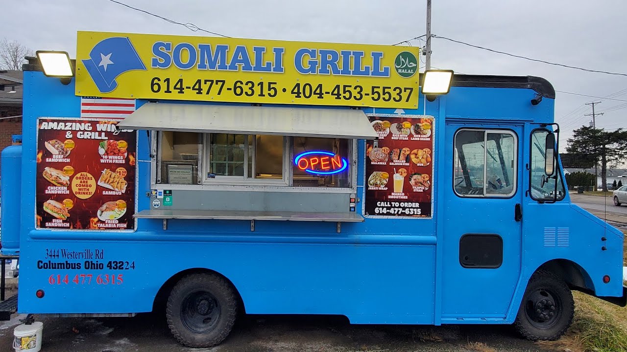 Somali Beef 🍖 Sambusa 🐟 Salmon! Somali Mango 🥭 Smoothie! 🇸🇴 Somali Grill Food Truck (Columbus