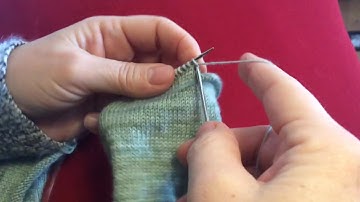 Knitting on magic loop without Laddering