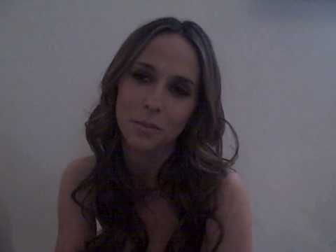 Micah Jesse Interviews Jennifer Love-Hewitt at Mercedes Benz Fashion Week 2009