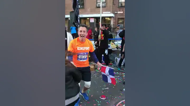 Paul Edelstein NYC Marathon Salsa Stop