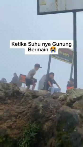 AKAMSI MEMANG JOS😁#akamsi #gunung #pendakigunung #gunungindonesia #pendaki #foryou #fypシ゚viral