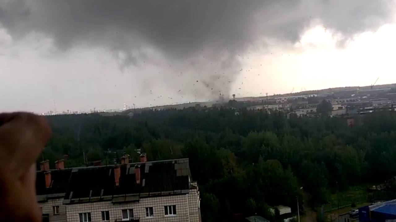 Смерч на волге