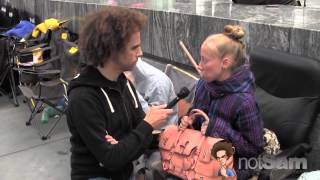 Waiting for an iPhone 6 for no reason - Apple Product Crazy Fans- 9GAG TV Waiting for an iPhone 6 for no reason - Apple Product Crazy Fans- 9GAG TV