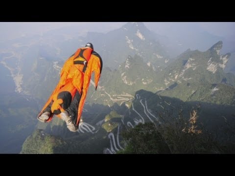 Final flight of wingsuit diver Victor Kovats caught on camera