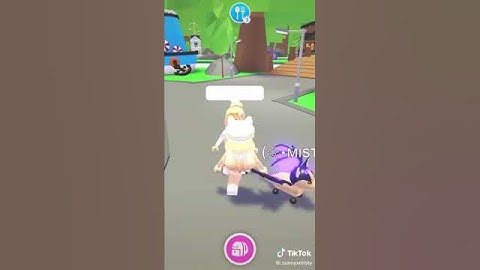 Catching scammers who tried to scam me in Adopt Me #shorts