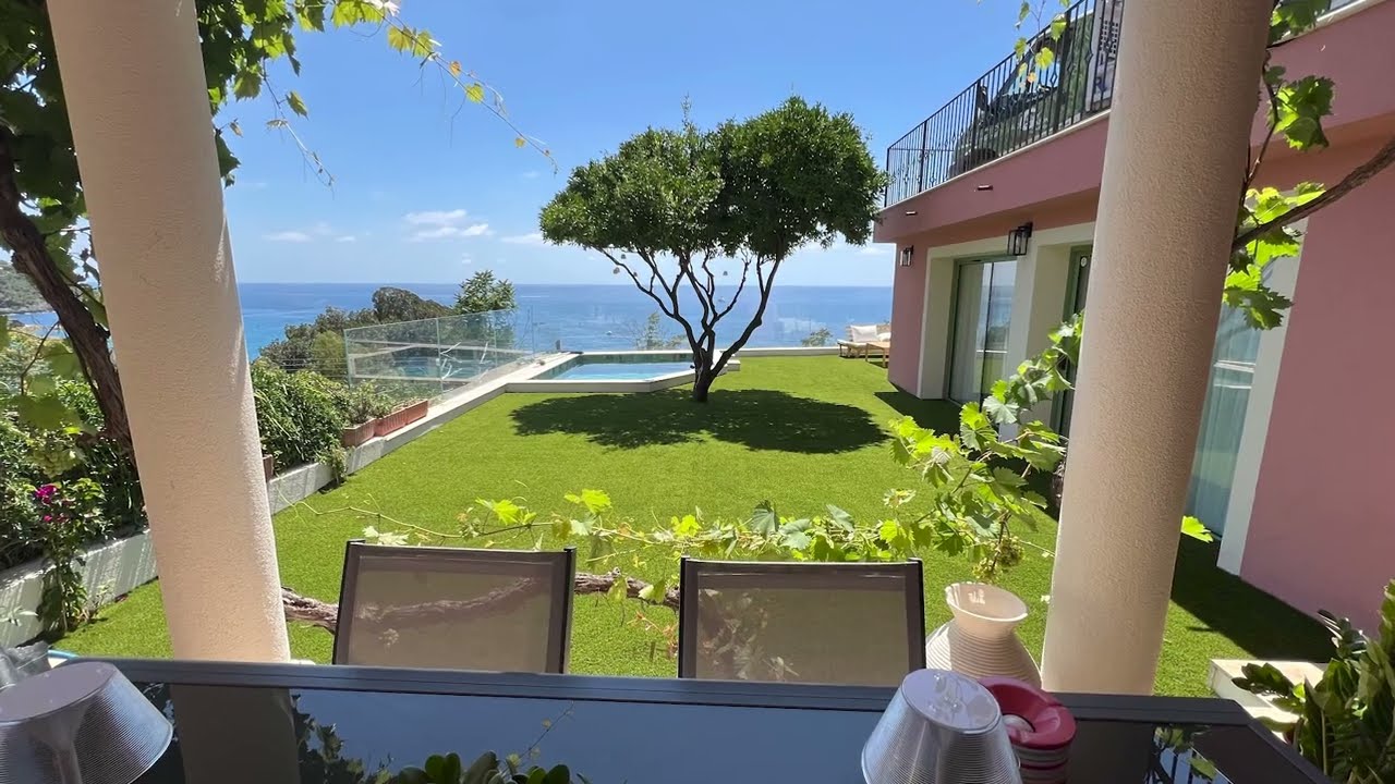 Un Jardin d'Exception avec Vue Mer : 100m² de Gazon Haut de Gamme 🌊