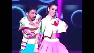 Sanaya İrani̇den Küçük Bi̇r Dans Gösteri̇si̇