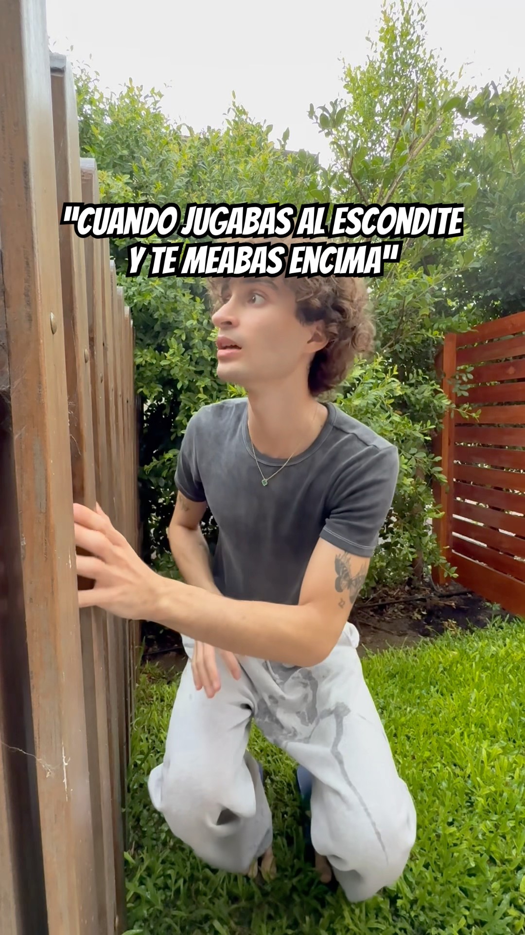 ME HICE PIS JUGANDO A LAS ESCONDIDAS (mucha verguenza)
