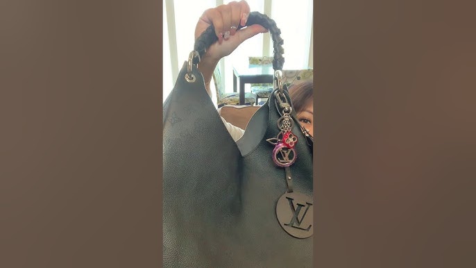 Carmel Mahina in Beige - Handbags M53188, LOUIS VUITTON ®