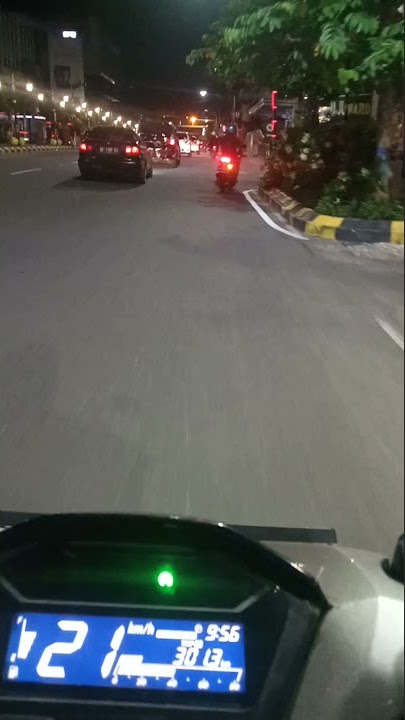 #storywa nyetir motor vario 150 malam 😁 di Jln Pahlawan Madiun