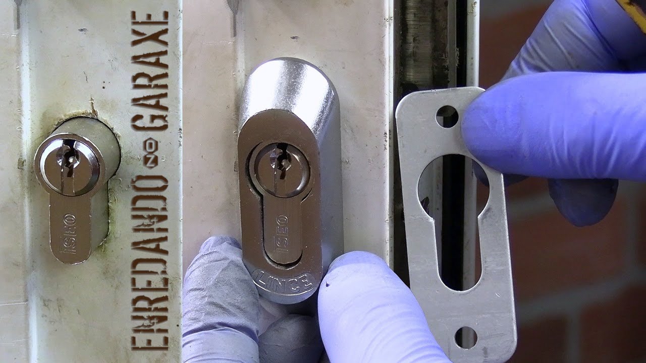 CERRADURA AGA 184 DE PERSIANA LATÓN PULIDO