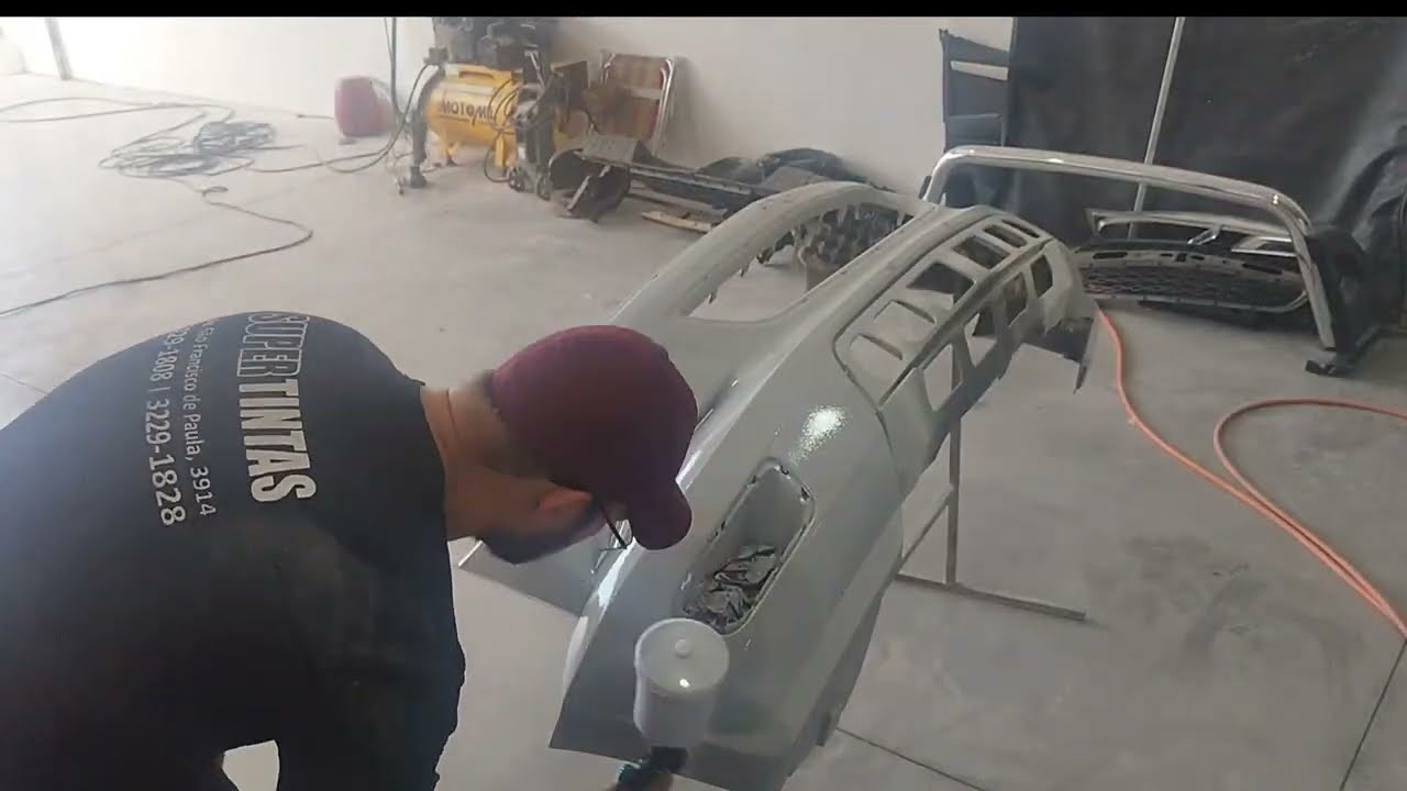 Para-choque com tinta trincada. Como resolver? Como preparar um para-choque nessa situação?