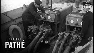 New Fire Float Tested On Thames (1939)