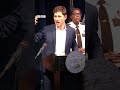 Jacob Frey oo si adag uga falceliyay toogashadii haweenay loogu gaystay Minneapolis