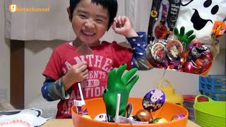 楽しそうなハロウィングッツ＆ハロウィンのお菓子を食べました♪