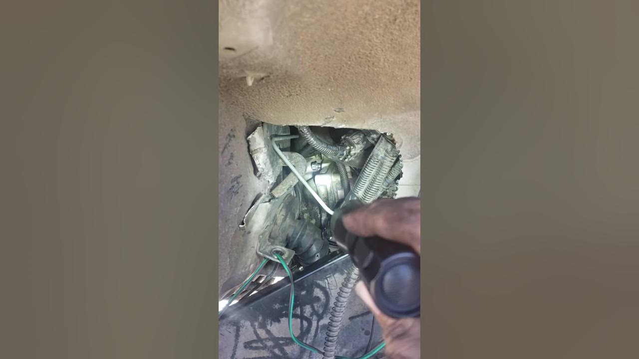 2001 kia sportage starter removal - YouTube
