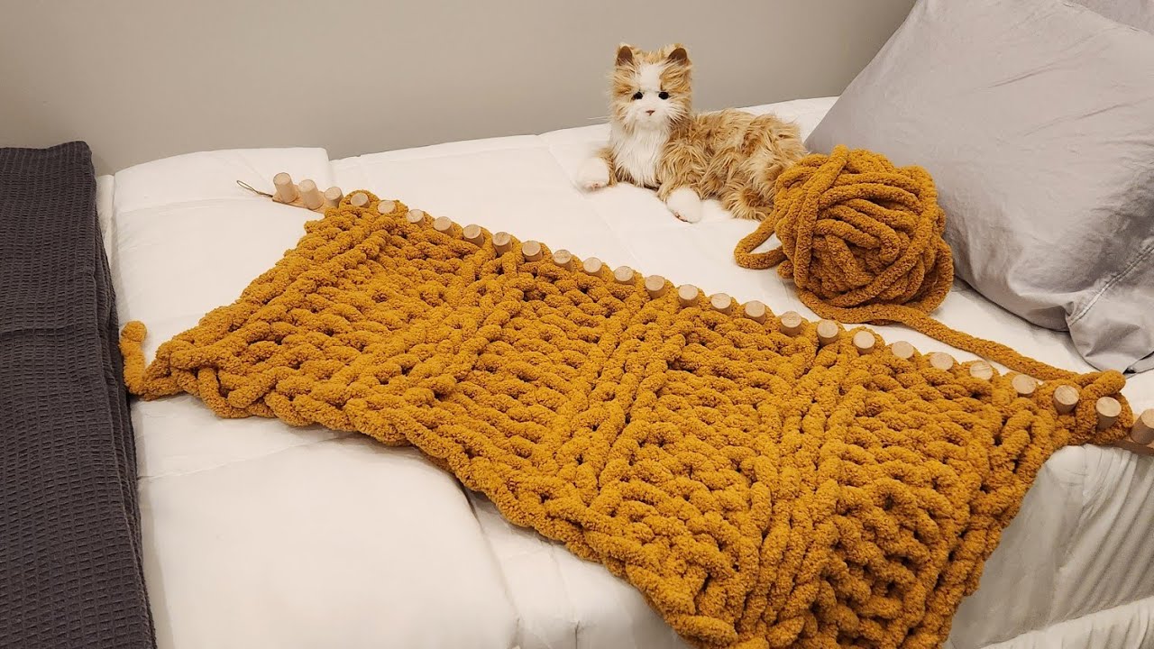 Chunky Blanket Loom on Vimeo