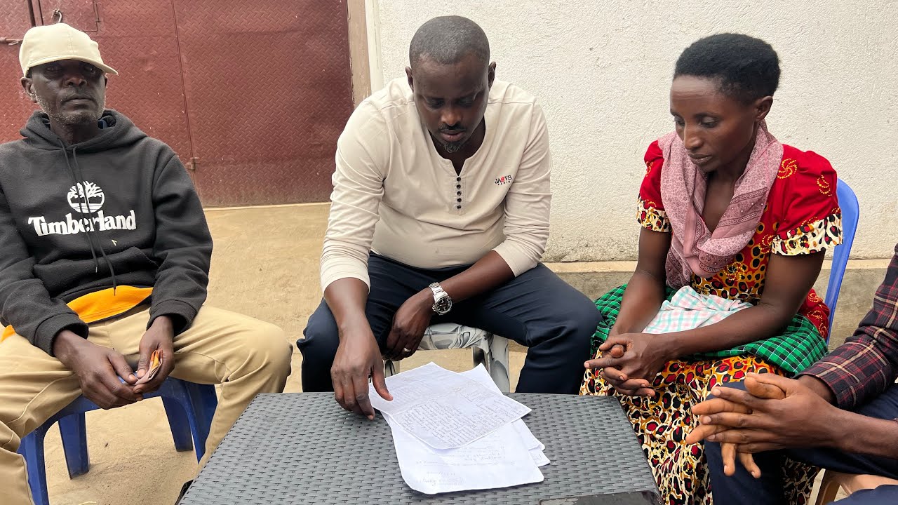 These people have traveled from Nyakyera Ruhaama Ntungamo to Kachaina in mbarara asking for justice🫵