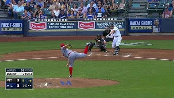 PIT@MIL: Lucroy breaks the tie with a two-run homer