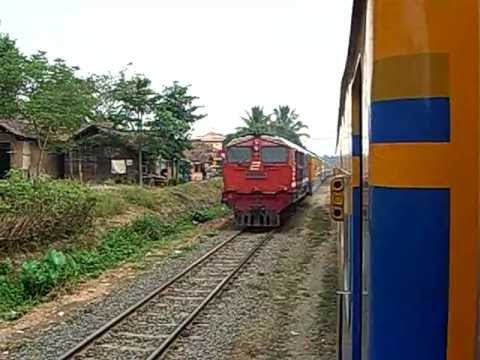 Bb304 06 Ka Rangkas Jaya Pendek Melintas Langsung Stasiun Citeras