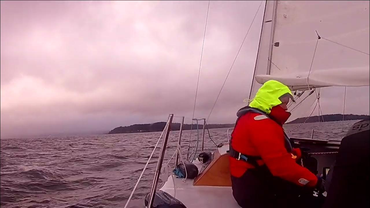 sailing-my-didi-23-in-20-knots-of-wind-youtube