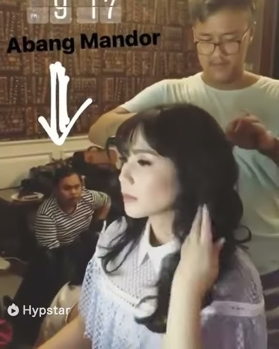 emang lama nunggu cewek ke salon