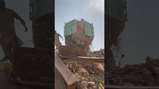 ❓Can Workers Open This Jammed Trolley Door and Unload Tons of Stone? 🚛⛏️ #stonecrushing #jawcrusher