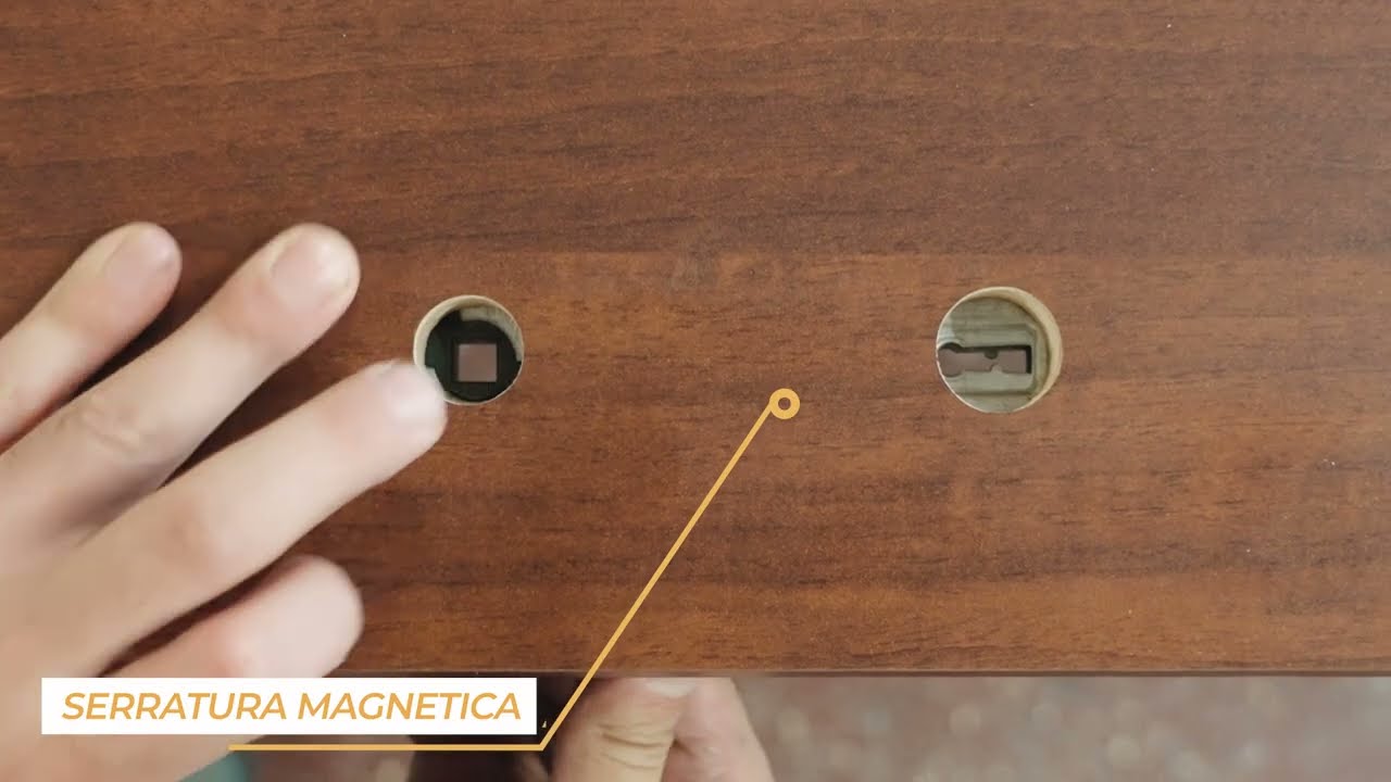 PERFORMANCE PLUS: Fresatura serratura  - foratura ed inserimento cerniere Anuba su pannello porta