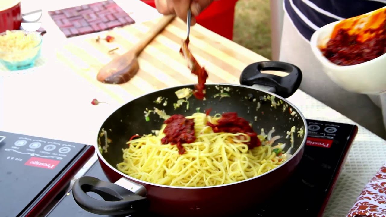 Chicken Schezwan Noodles | How To Make Chicken Noodles | Today's Special With Shantanu