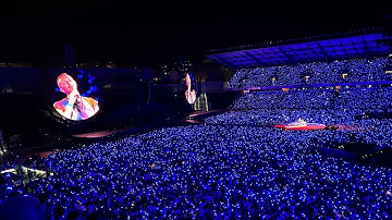 Chris Martin-Coldplay- ‘The Hardest Part’ with Fan Pianist-Portugal/Coimbra