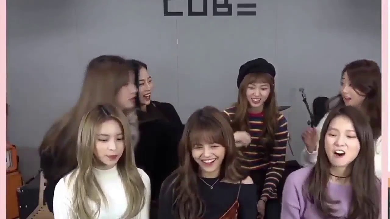 CLC SEUNGYEON & SEUNGHEE MOMENTS - MOM AND DAD