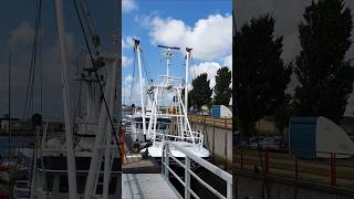 🛥️ Vlissingen Netherlands 🇳🇱 Sluicebox @TravelwithHugoF #boatlock #sluicebox #sluice #sluis