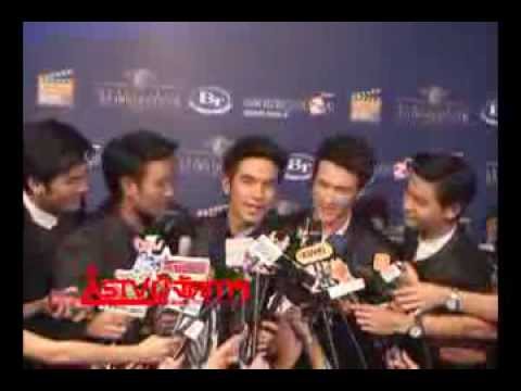 2013/10/17 ห้างแทบแตกแฟนคลับแห่กรี๊ด 5 คุณชายจุฑาเทพ
