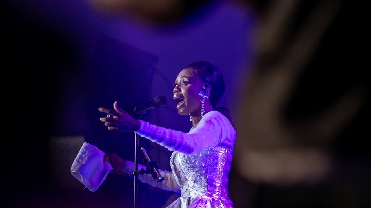 Ama Glow - Presbyterian Singing Band Praise (Reloaded)