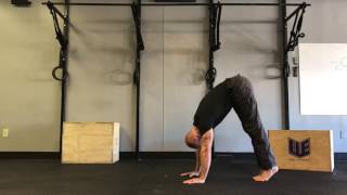 Piked HSPU 2 | StrongFirst
This video is an accompaniment to this article: https://www.strongfirst.com/journey-handstand-push-part-3/ Piked HSPU 2 | StrongFirst