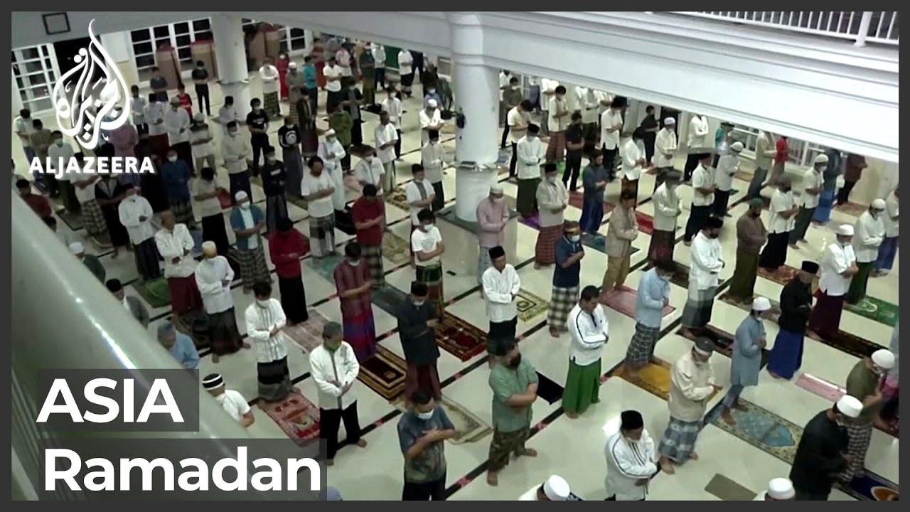 ماليزيا وإندونيسيا تخففان قيود كوفيد-19 خلال شهر رمضان