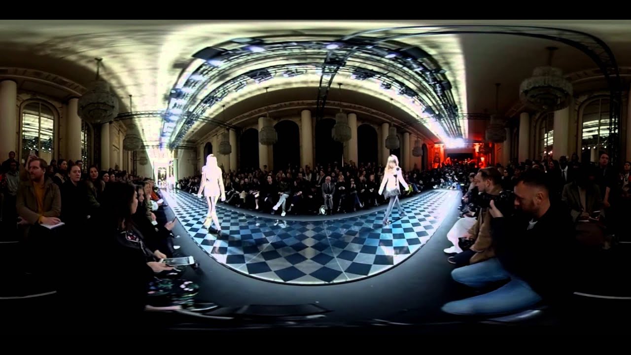 Balmain Fall/Winter 2016 Womenswear Show 360°