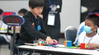 Yiheng wang is my Judge on Rubik's cube 7X7 Competition.