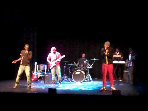 bRANDEN jERREL and bLAK preforms ZERO GRAVITY at S...