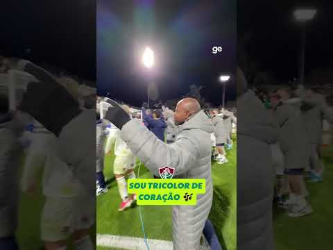 A FESTA DO TIME TRICOLOR COM OS TORCEDORES NA ARGENTINA | #shorts | ge.globo