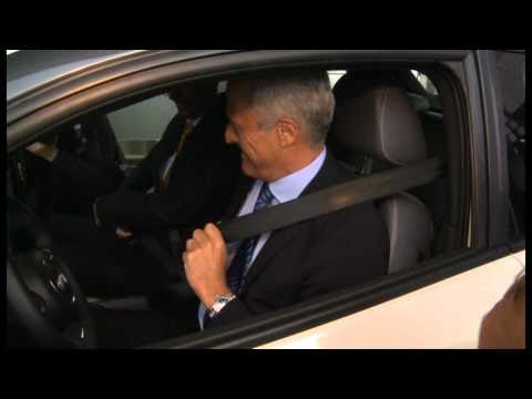 Dr. Peter Ramsauer drives the Audi A1 e-tron