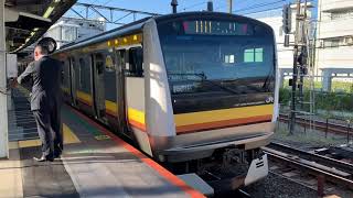 JR登戸駅を入線.発車する列車。