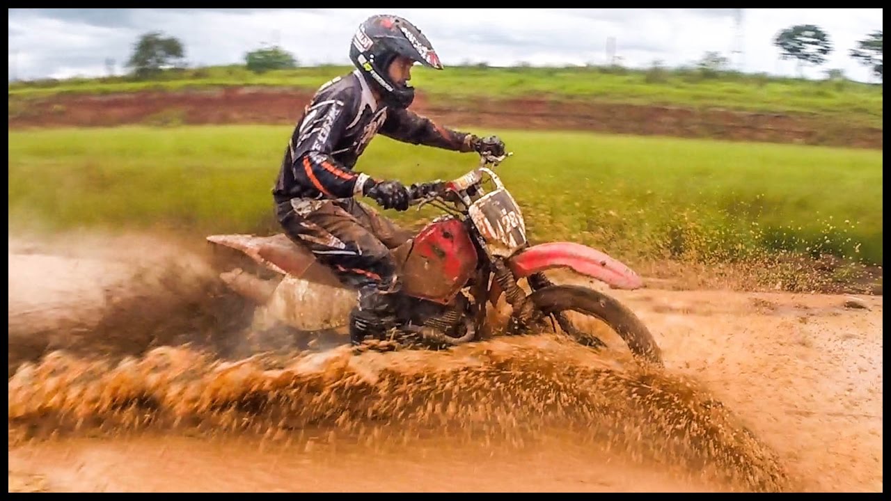 pé no barro: Escolha e prepare sua moto para trilha