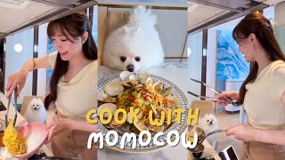 我和毛毛球的寵物日記加長版一起煮蒜香蜆意粉松鼠博美犬一起做飯 Cooking Therapy With Pomeranian Pet Momocow