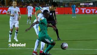 لقطة طريفه حذاء ماني يتطاير في مباراة الجزائر والسنغال