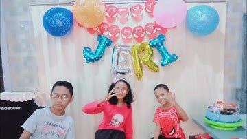 Thumbnail of You Deserve The Glory (English, Jew, and Arabic)